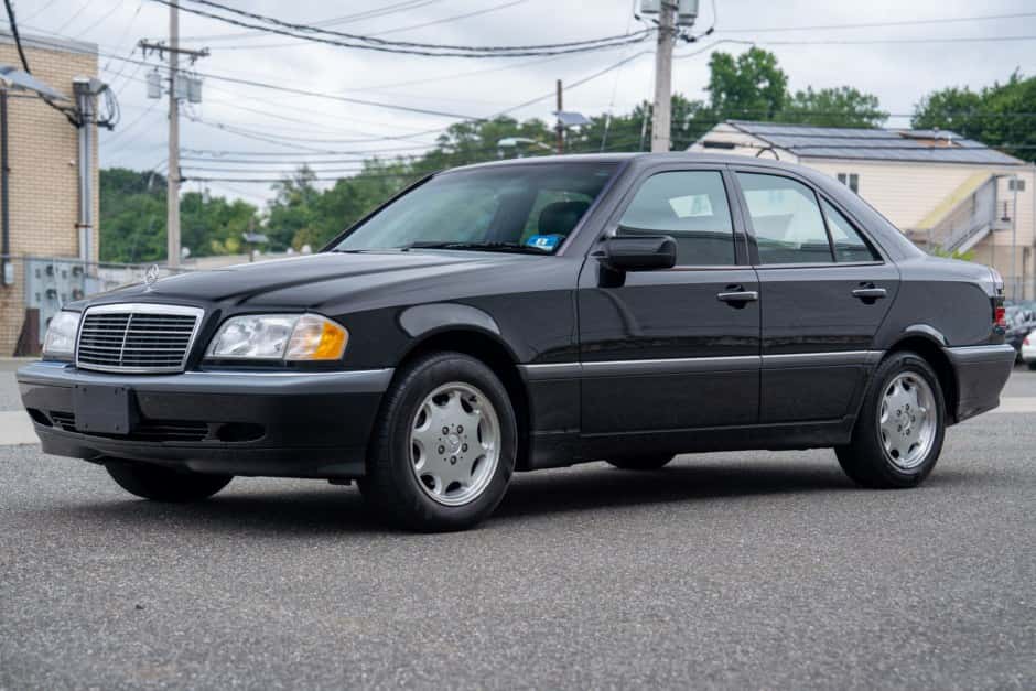 1999 Mercedes-Benz W202 C-Class sold for $5,850