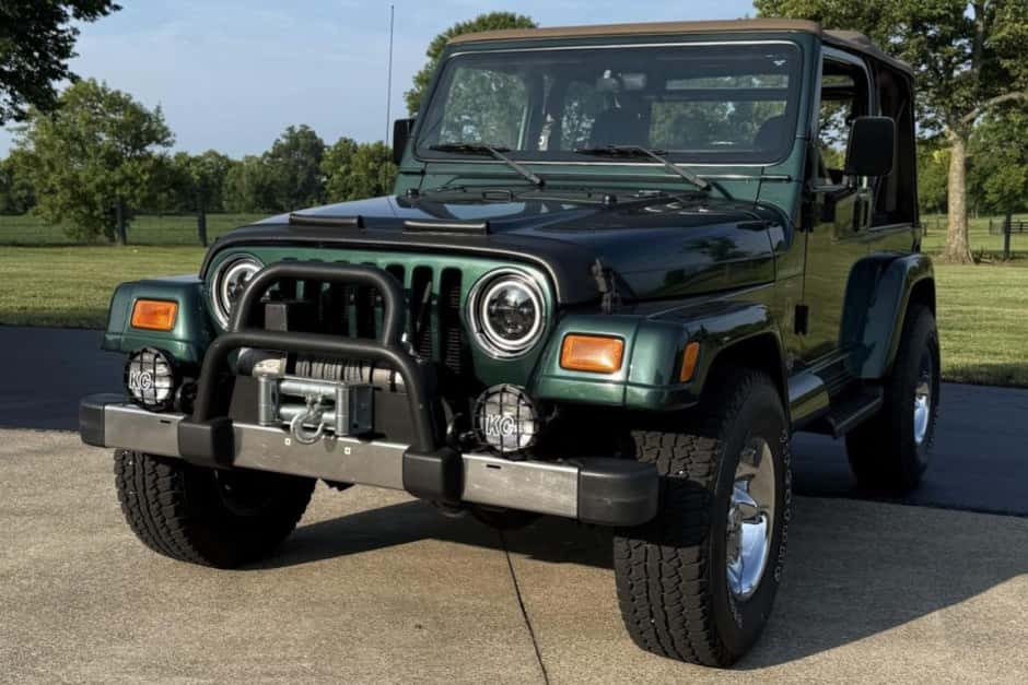 2000 Jeep Wrangler TJ (1997-2006) sold for $16,537