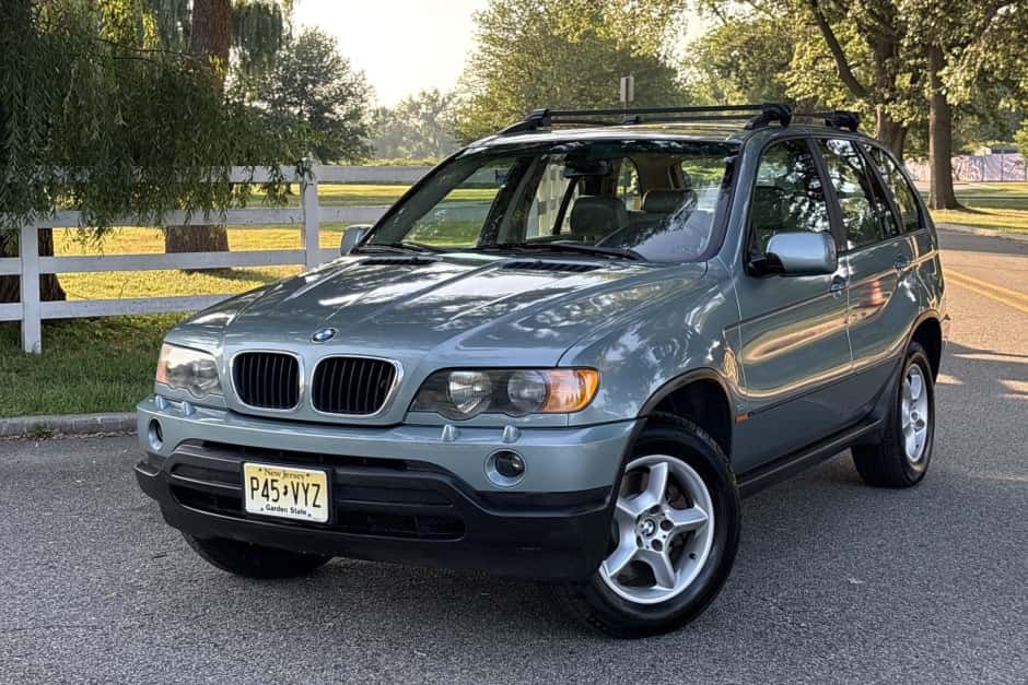 2002 BMW X5 sold for $10,100