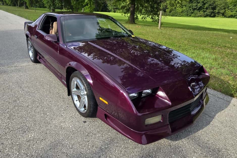 1992 Chevrolet Camaro 3rd Generation 1982-1992 sold for $9,600