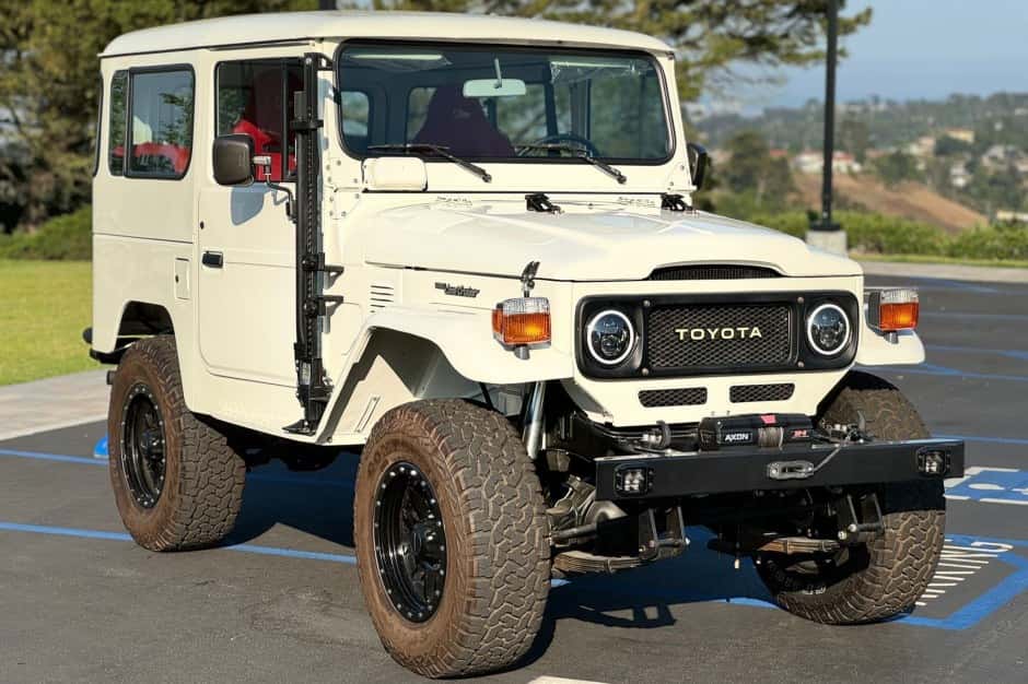 1983 Toyota Land Cruiser FJ40 sold for $26,000