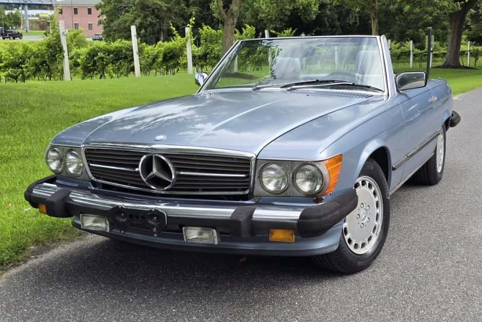 1988 Mercedes-Benz R107 SL sold for $9,000