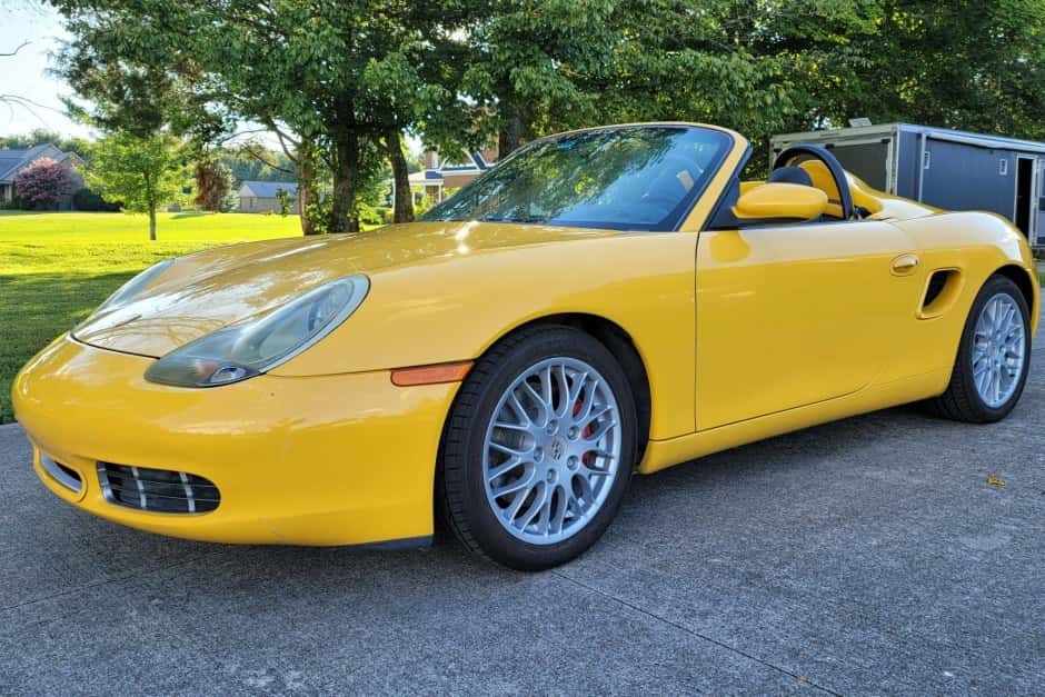 2000 Porsche 986 Boxster sold for $9,500