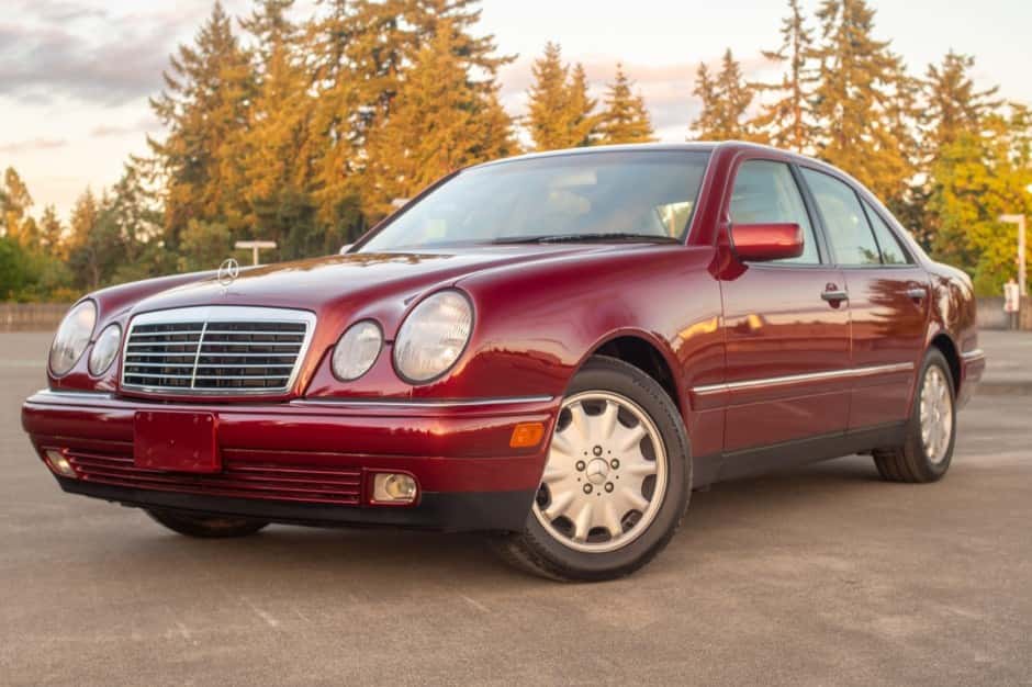 1999 Mercedes-Benz W210 E-Class sold for $15,000