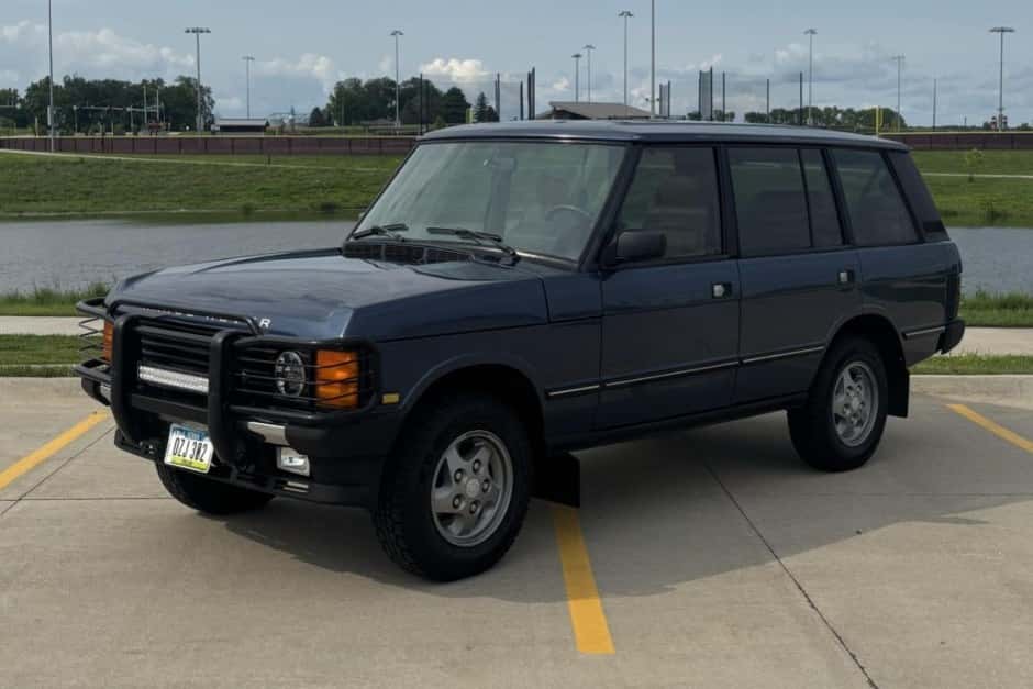 1994 Land Rover Range Rover Classic sold for $17,500