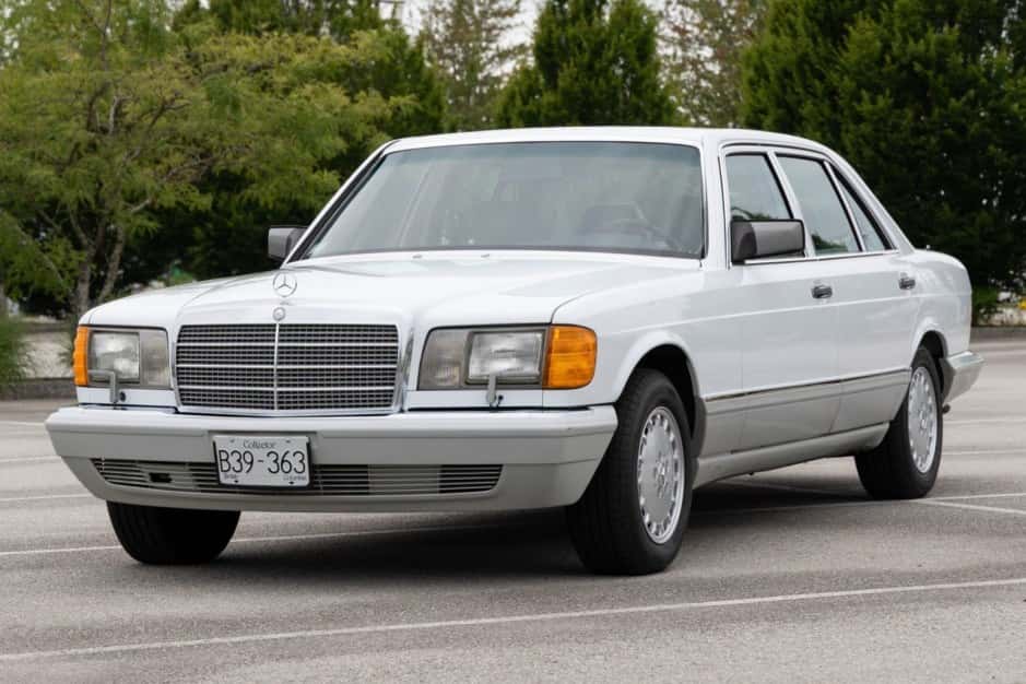 1991 Mercedes-Benz W126 S-Class sold for $12,250