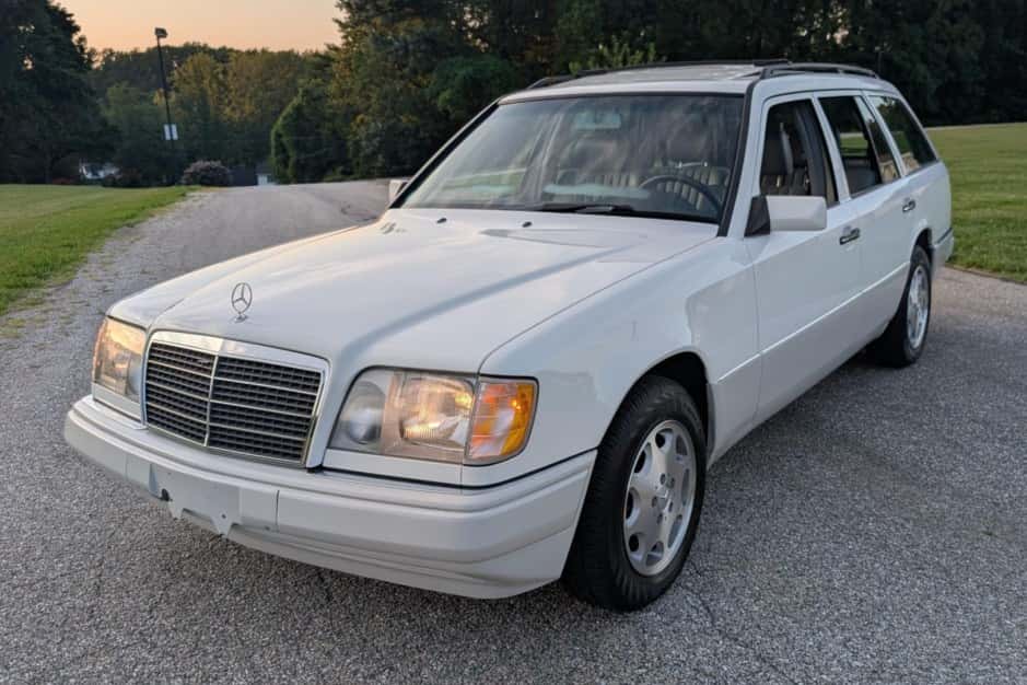 1995 Mercedes-Benz W124 E-Class sold for $16,250