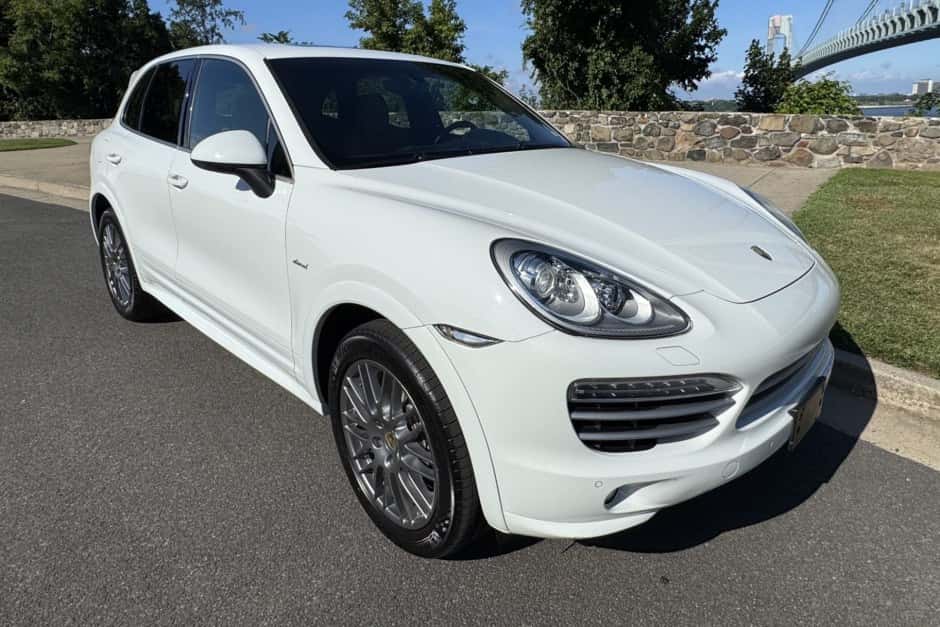 2014 Porsche 958 Cayenne (2011-2018) sold for $19,000