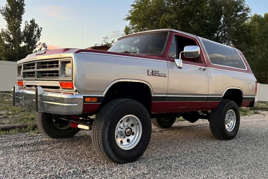 1989 Dodge Ramcharger / Plymouth Trail Duster sold for $15,750