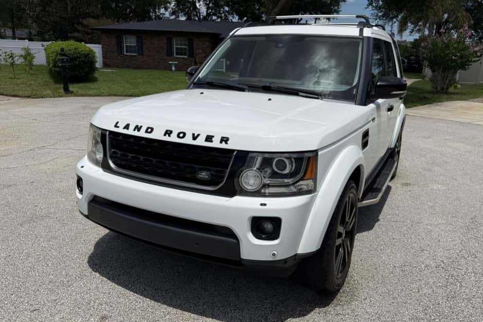 2015 Land Rover LR4 sold for $12,500