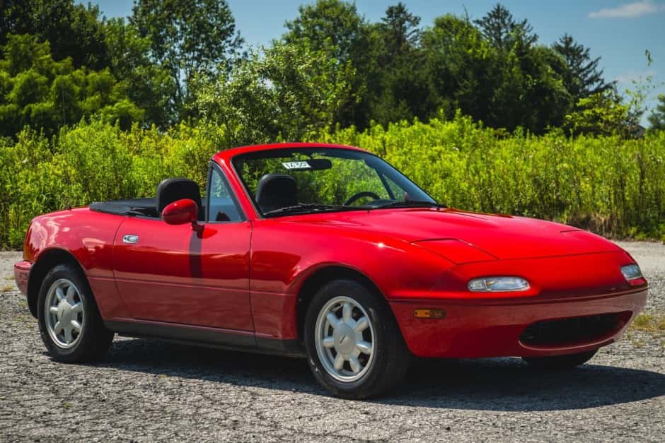 1990 Mazda NA MX-5 Miata sold for $14,250