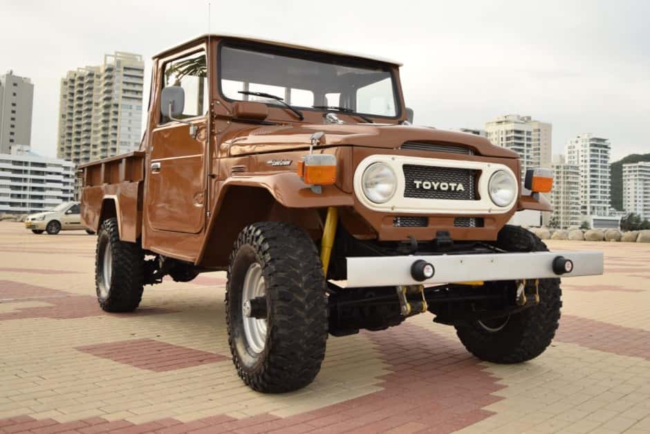 1981 Toyota Land Cruiser FJ45 sold for $24,500