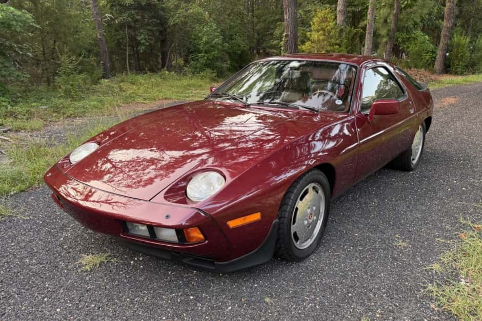 1983 Porsche 928 sold for $17,000