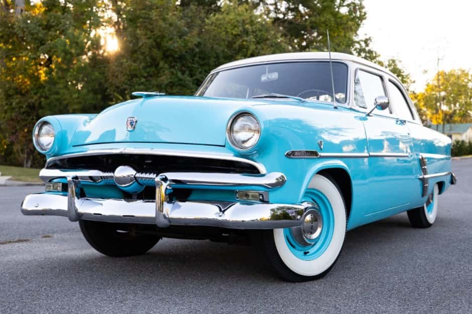 1953 Ford Customline sold for $12,500