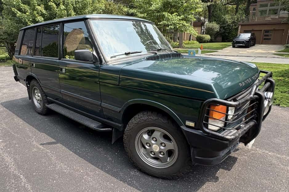 1994 Land Rover Range Rover Classic sold for $9,800