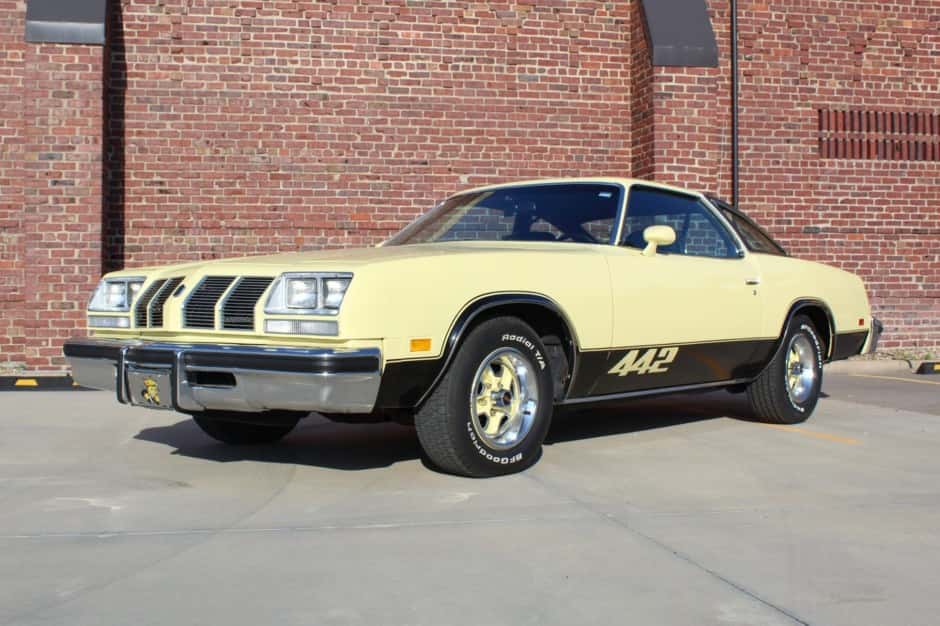 1977 Oldsmobile Cutlass sold for $35,999