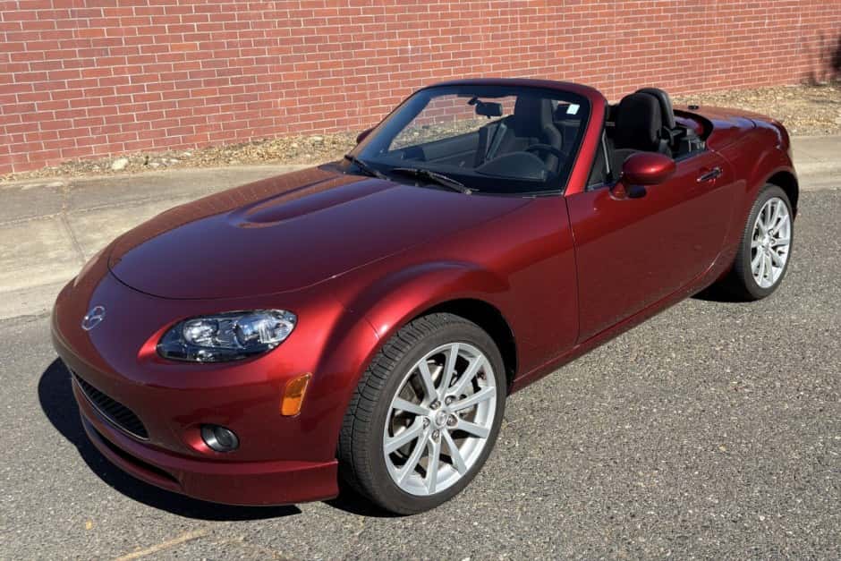 2007 Mazda NC MX-5 Miata sold for $15,000