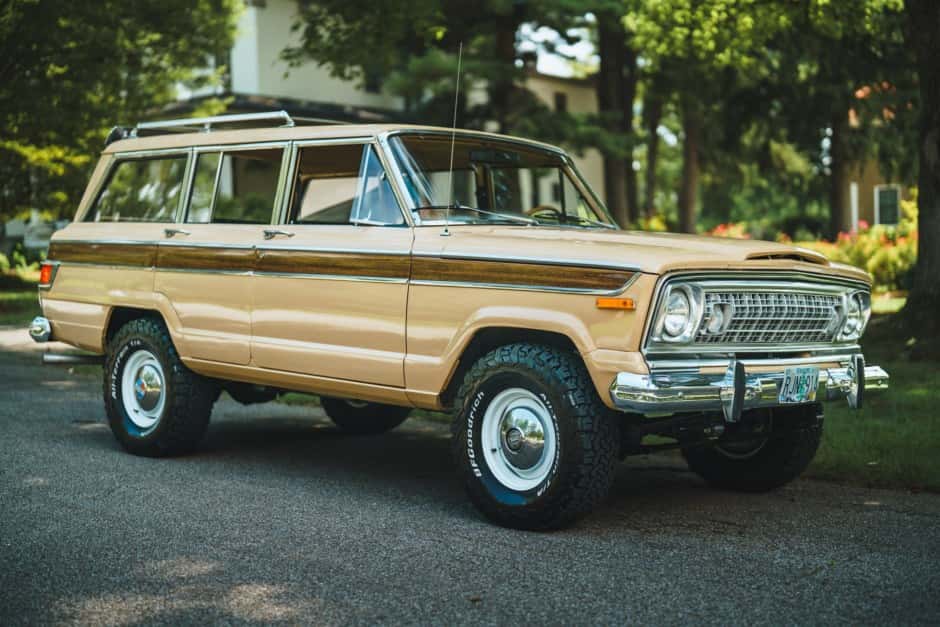 1976 Jeep SJ Wagoneer sold for $48,000