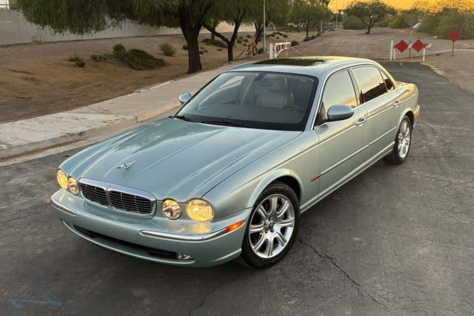 2005 Jaguar X350/X356/X358 XJ (2004-2009) sold for $10,000