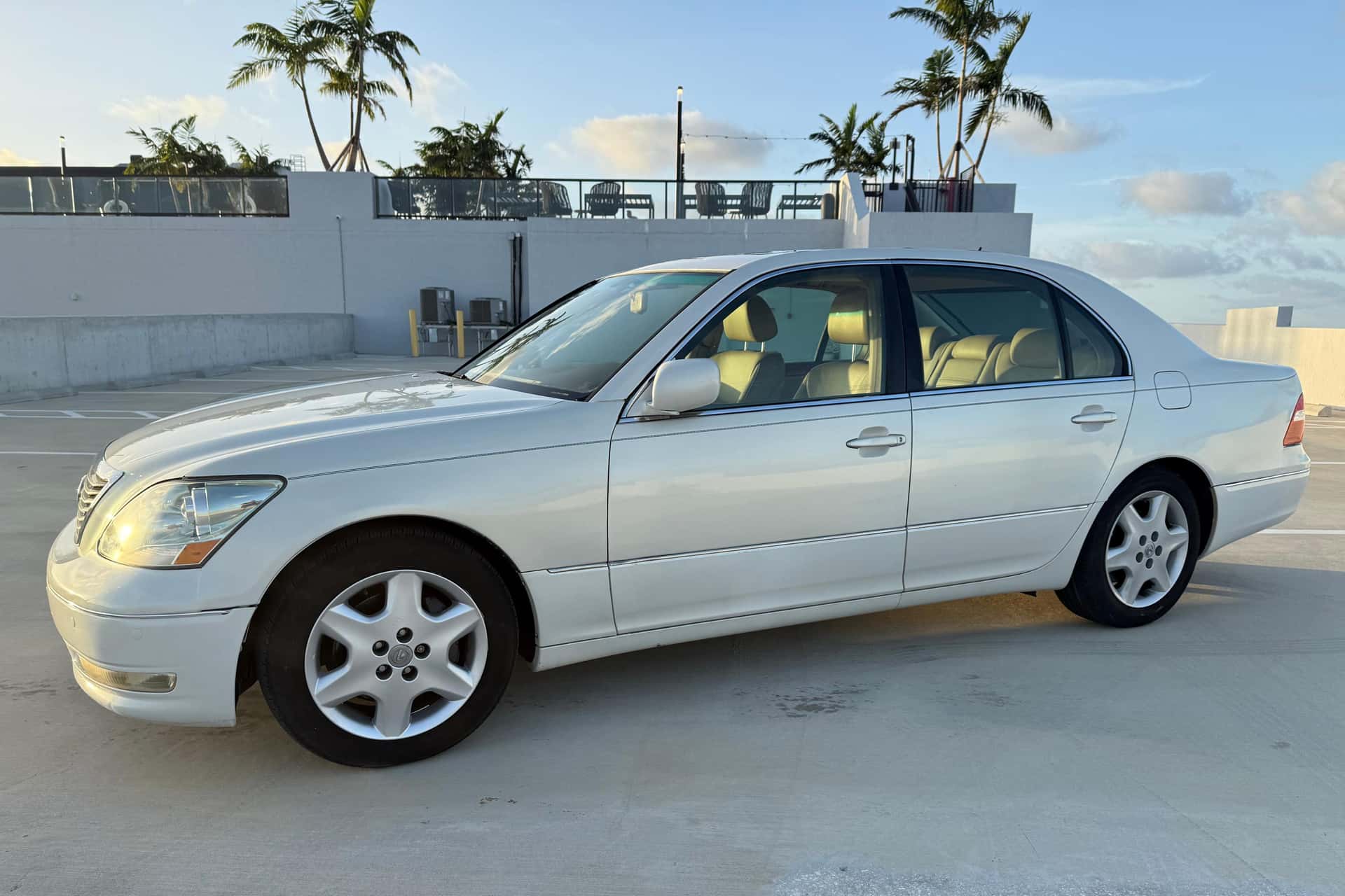 2004 Lexus LS sold for $8,475