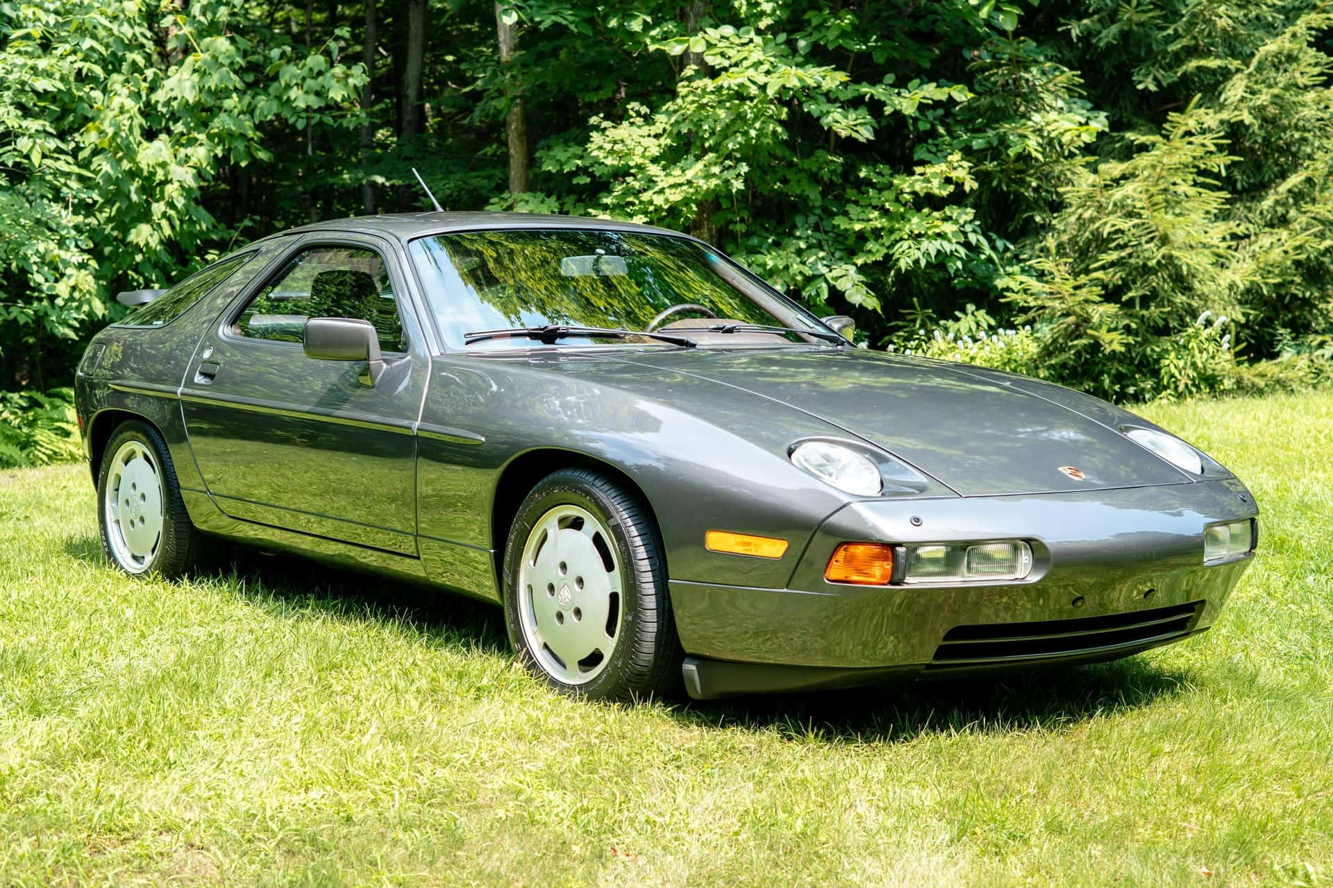 1989 Porsche 928 sold for $26,928
