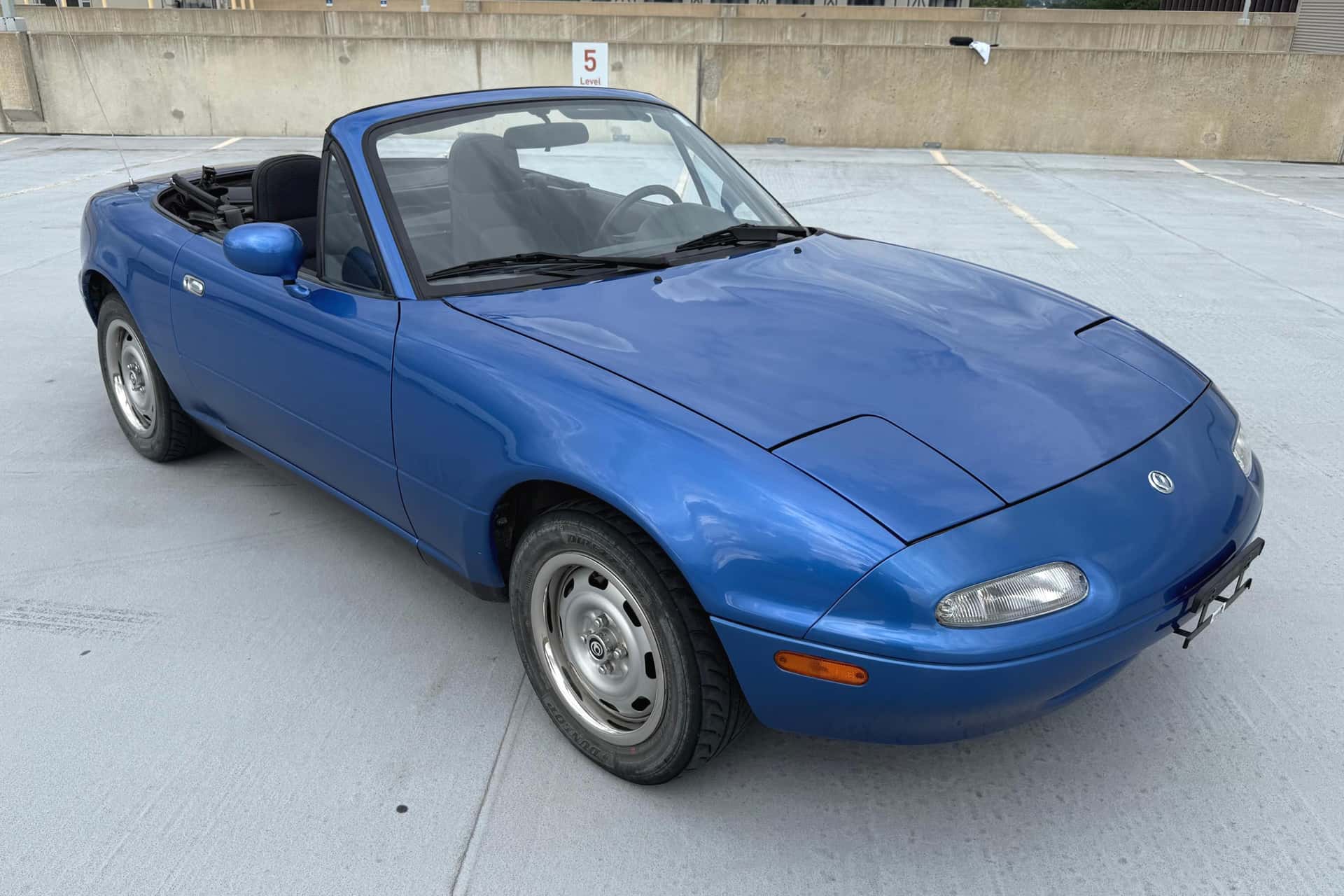 1995 Mazda NA Miata sold for $11,200