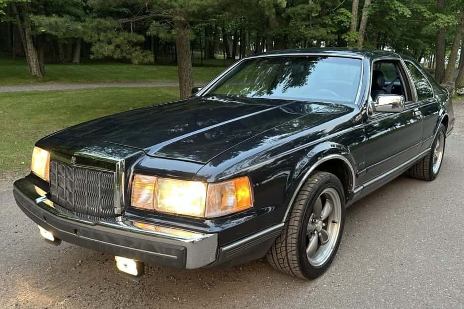 1986 Lincoln Continental Mark VII & Mark VII sold for $10,500