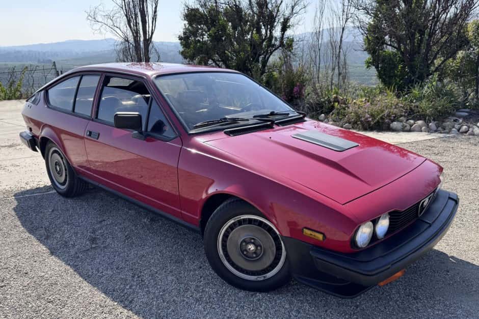 1982 Alfa Romeo GTV6 sold for $10,000