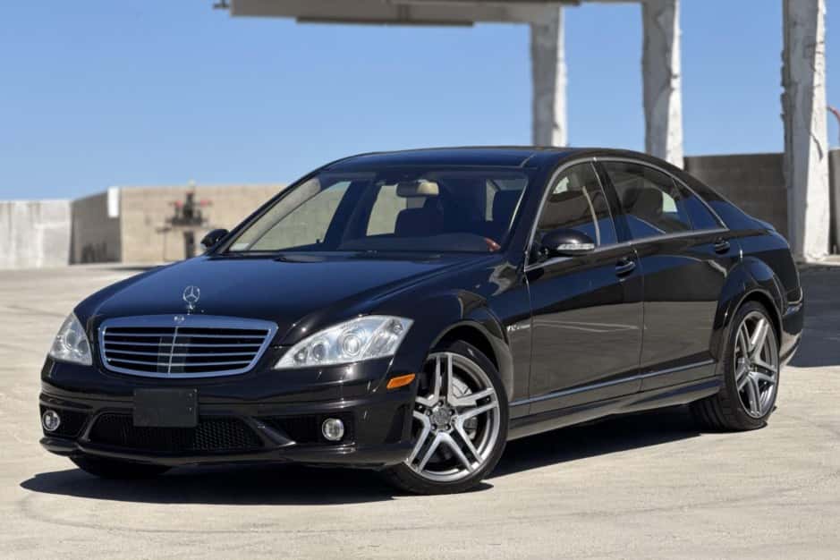 2007 Mercedes-Benz W221 S-Class sold for $15,850