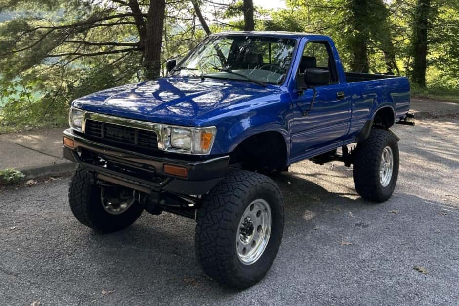 1990 Toyota Pickup (N80/90/100/110 1989-1997) sold for $14,500