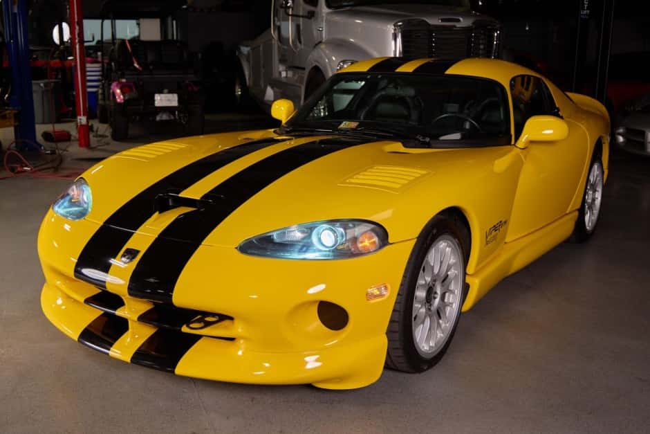 2001 Dodge Viper SR II (1996-2002) sold for $80,500