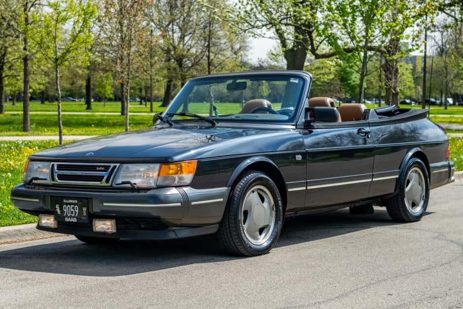 1994 Saab 900 sold for $9,600