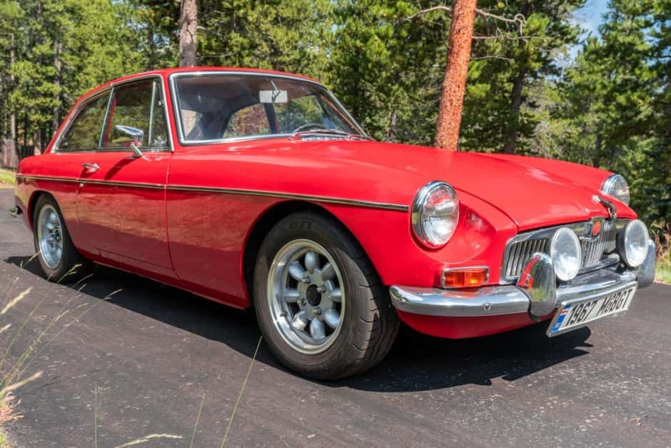 1967 MG MGB sold for $8,100