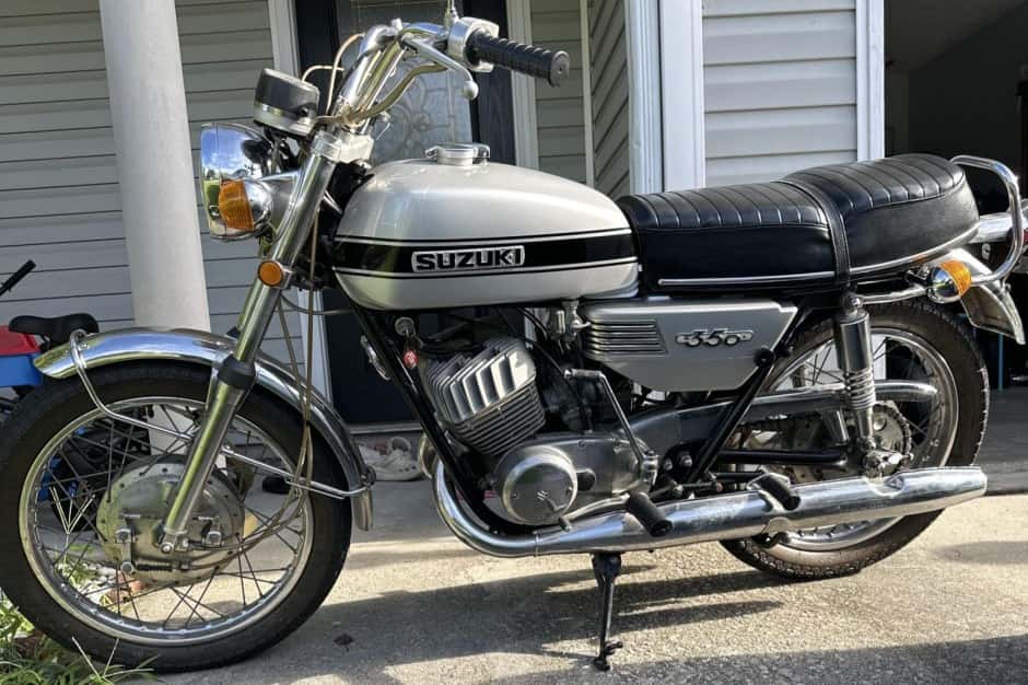 1971 Suzuki T Motorcycle sold for $1,900