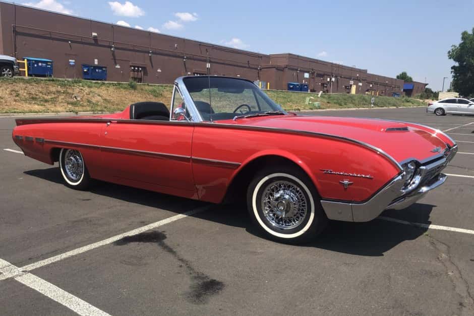 1962 Ford Thunderbird (1961-1963) sold for $31,500