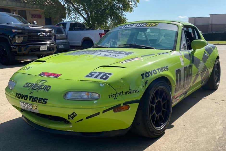 1990 Mazda NA MX-5 Miata sold for $12,250