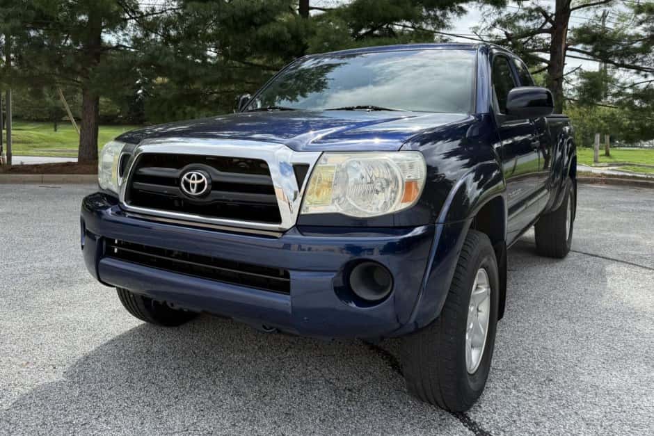 2006 Toyota Tacoma (N2X0 2005-2015) sold for $12,250
