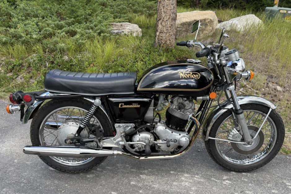 1972 Norton Commando sold for $7,400