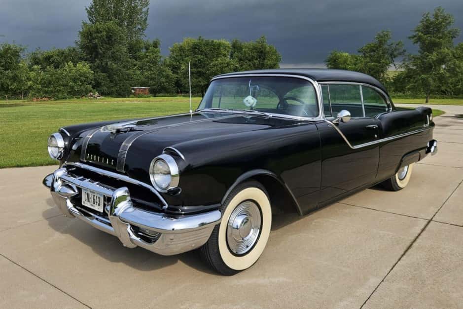 1955 Pontiac Star Chief sold for $15,750