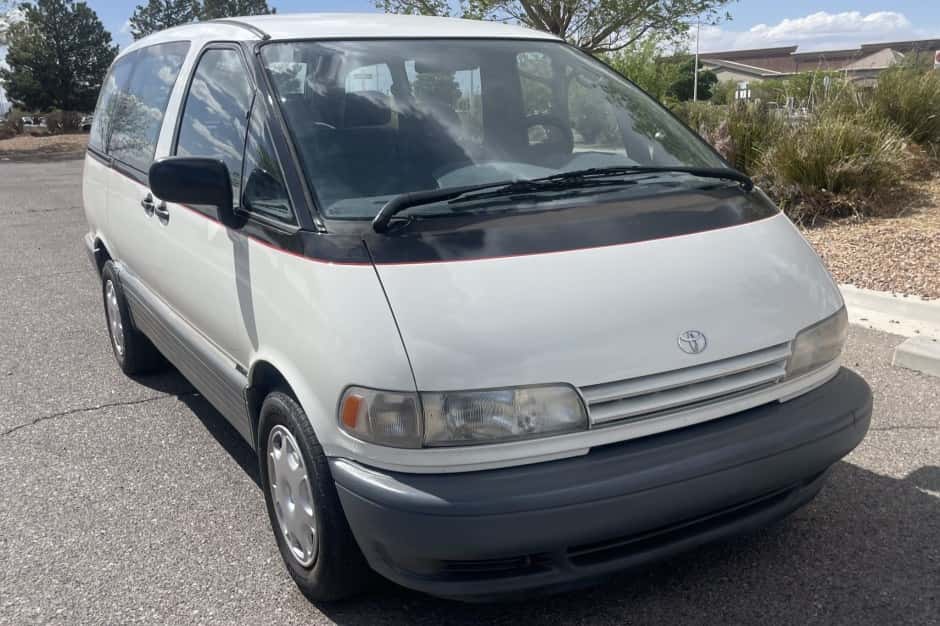 1994 Toyota Previa & Estima sold for $12,750