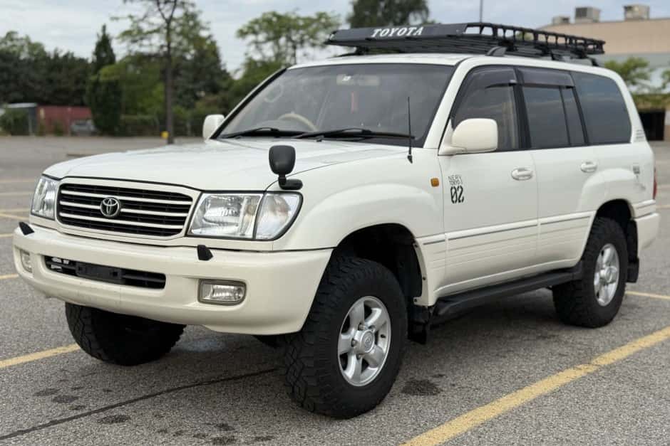 2001 Toyota Land Cruiser 100-Series sold for $10,000