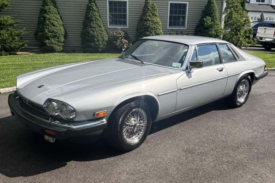 1990 Jaguar XJS sold for $11,500