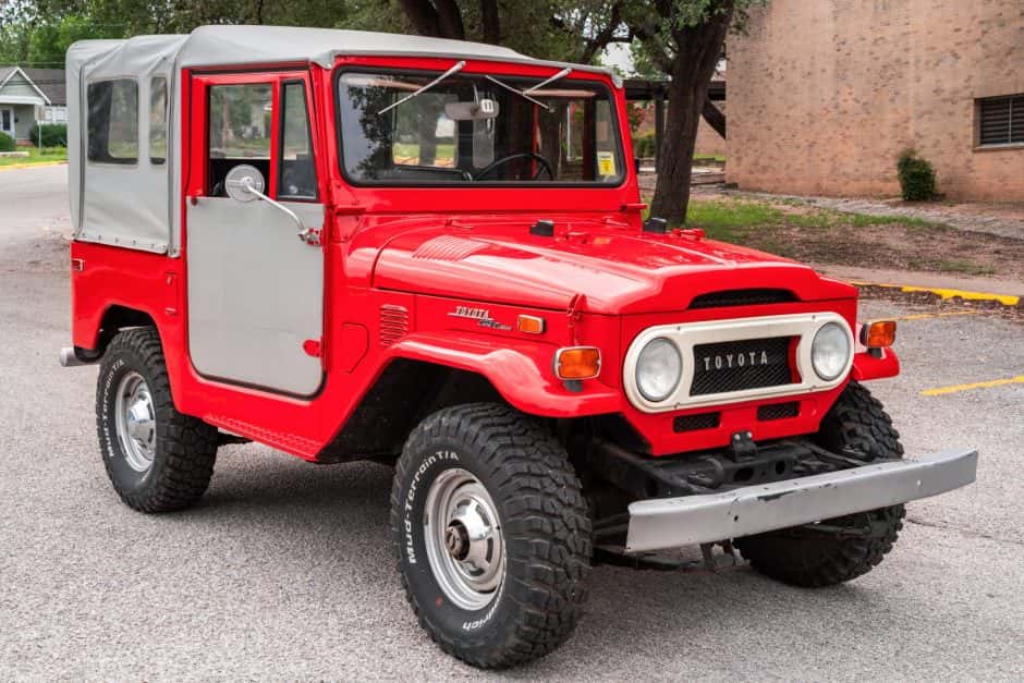 1972 Toyota Land Cruiser FJ40 sold for $16,000