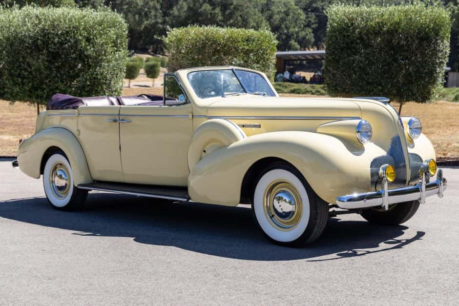 1939 Buick Roadmaster sold for $37,000