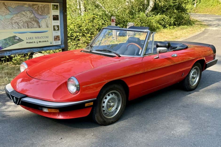 1985 Alfa Romeo 105/115 Spider Series 3 sold for $7,600