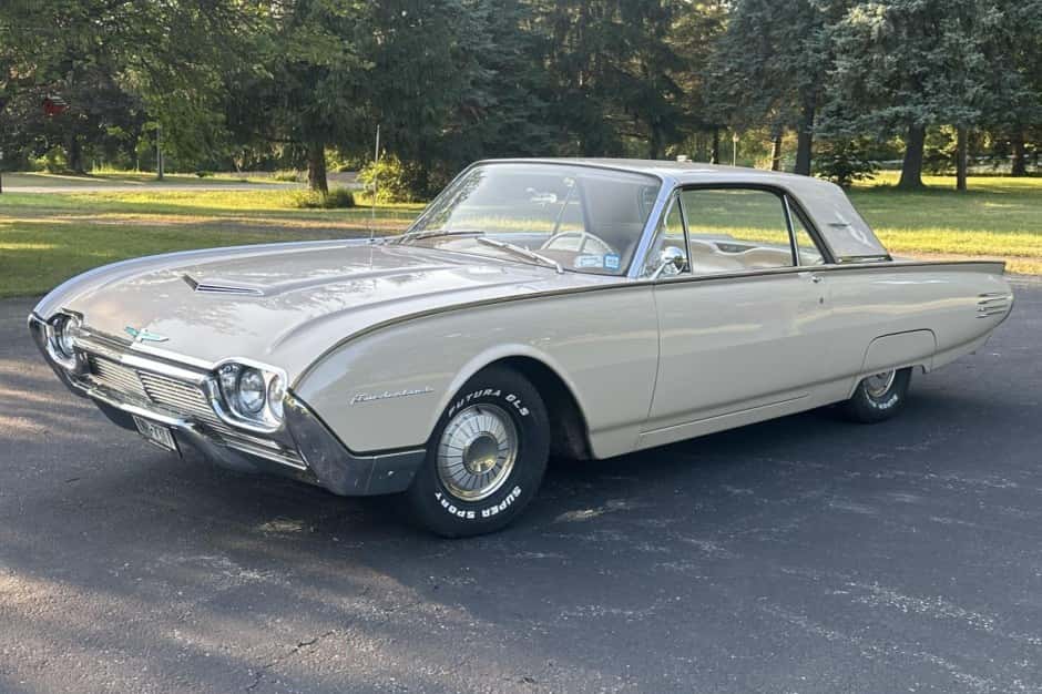 1961 Ford Thunderbird (1961-1963) sold for $6,500