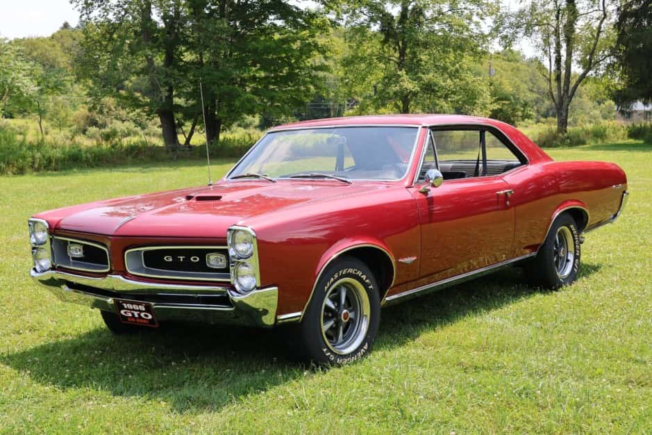 1966 Pontiac Tempest / LeMans sold for $28,000