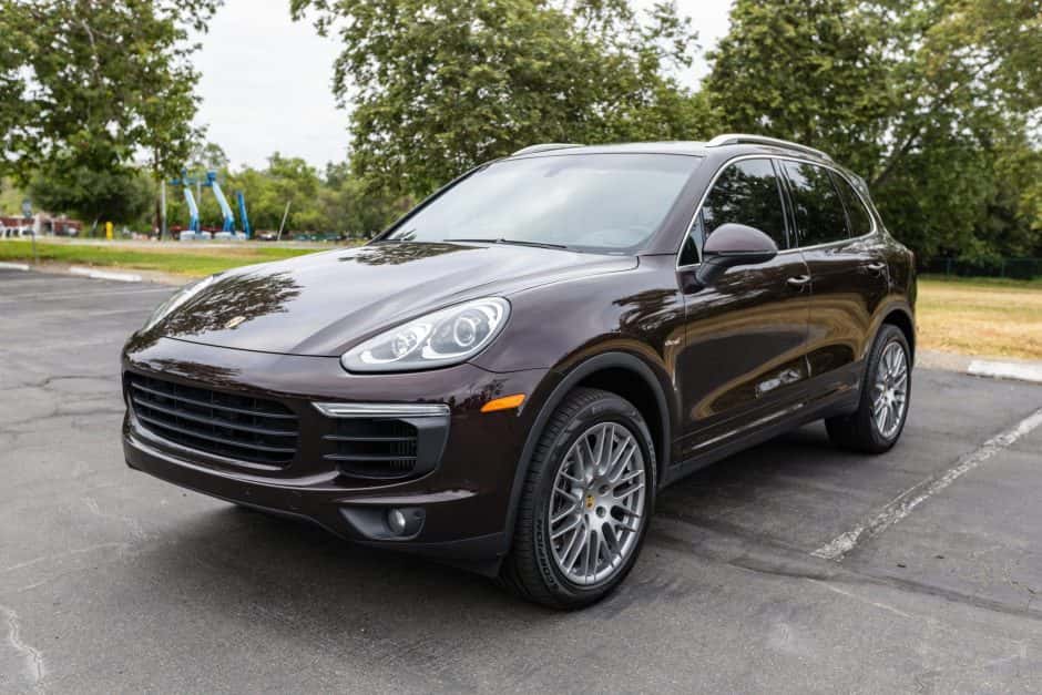 2016 Porsche 958 Cayenne (2011-2018) sold for $33,000