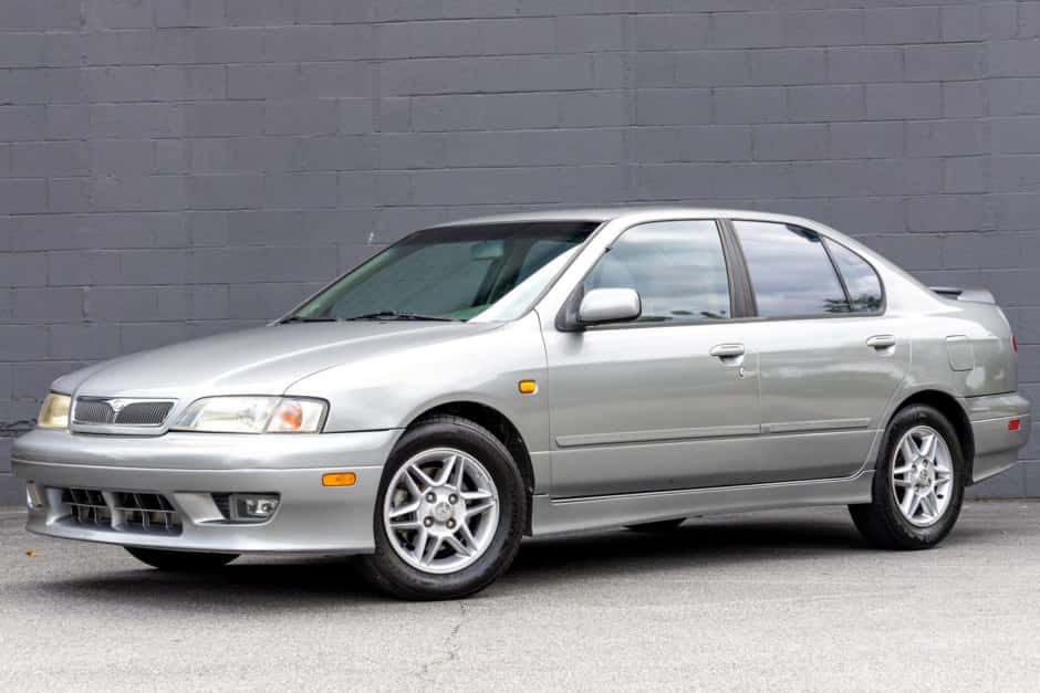 1999 Infiniti  sold for $5,900