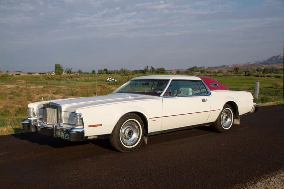 1976 Lincoln Continental Mark IV (1972-1976) sold for $10,800
